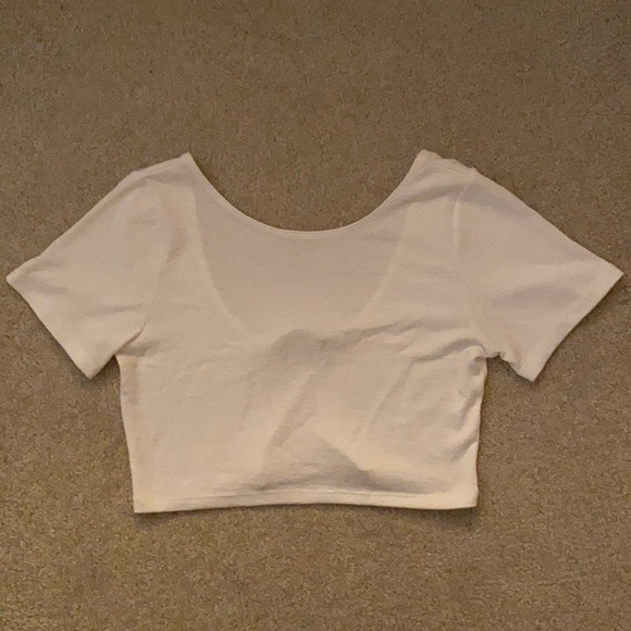 Aritzia crop top - Picture 1 of 3